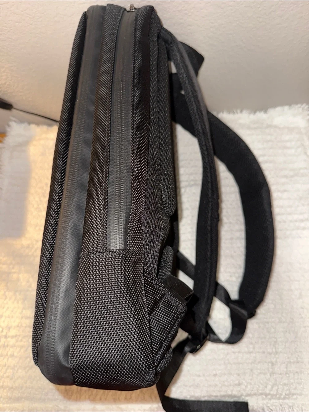 Cocoon sleek black