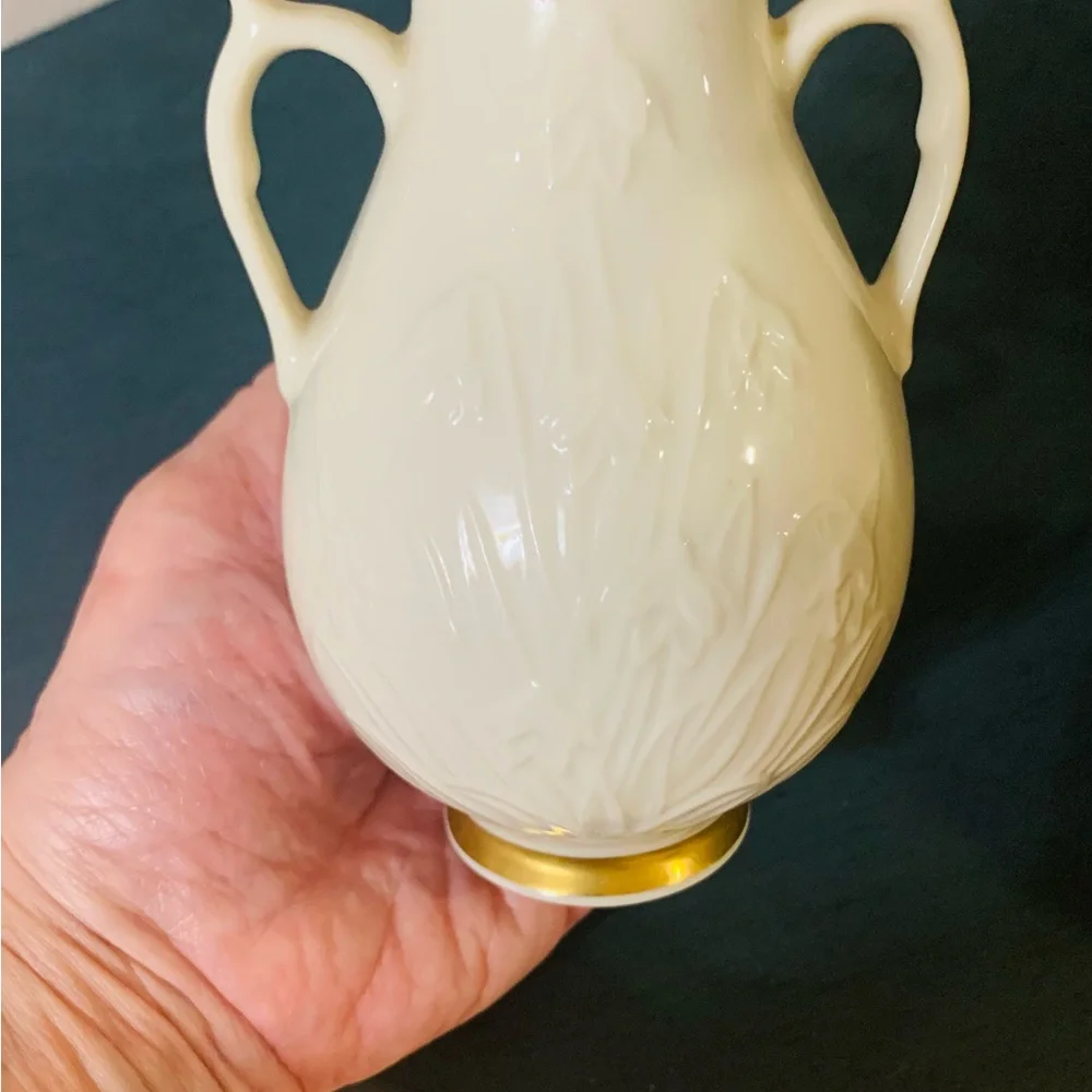 Vintage Lenox Bud Vase Ivory With Snowdrop  Flower Pattern. USA EUC