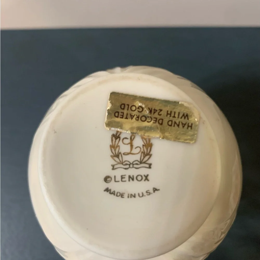 Vintage Lenox Bud Vase Ivory With Snowdrop  Flower Pattern. USA EUC