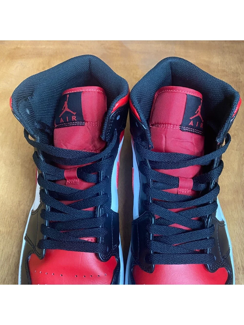 Jordan show shipping