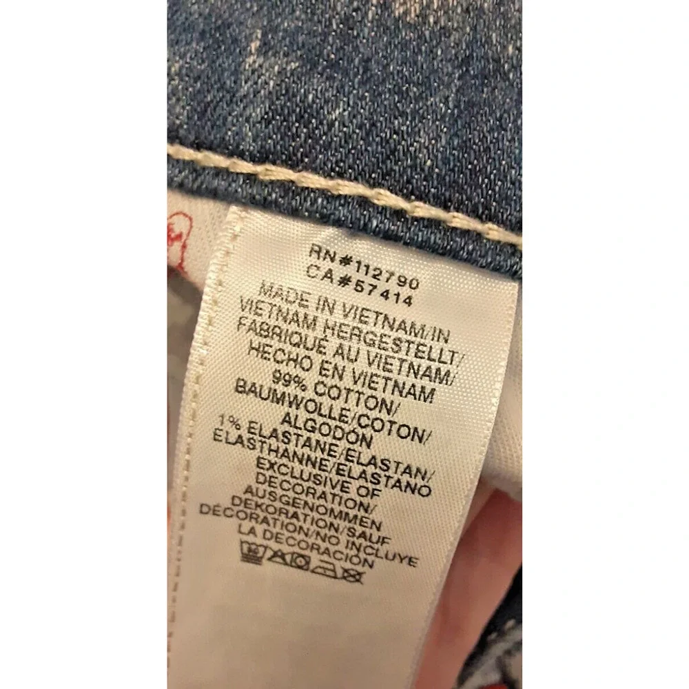 True Religion Geno Mens 31 Jeans Relaxed Slim Acid Wash Blue w/Red‎ Embroidered