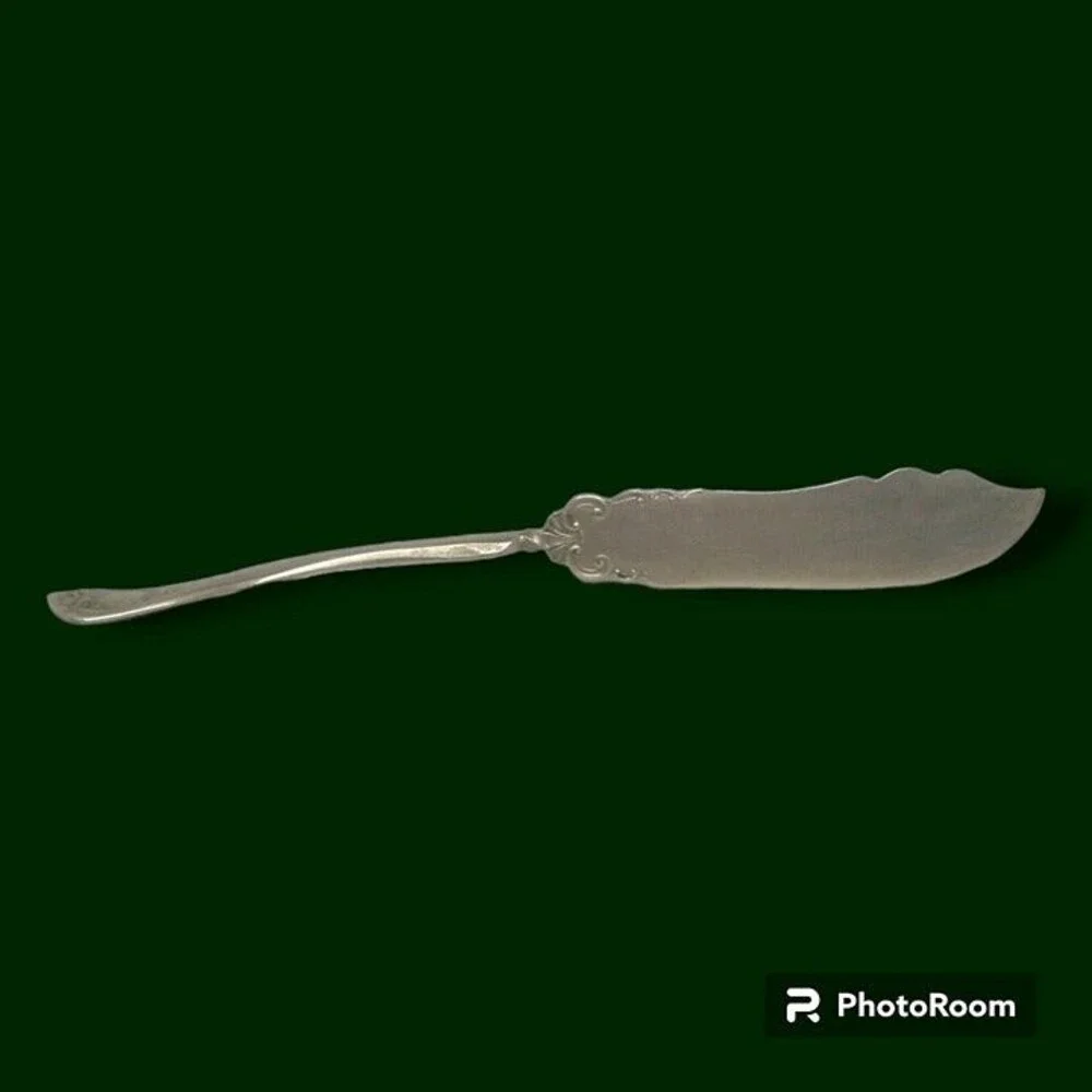 Rogers Nickel Silver INS389 Twisted Master Butter Knife-1915-Art Nouveau-Vintage