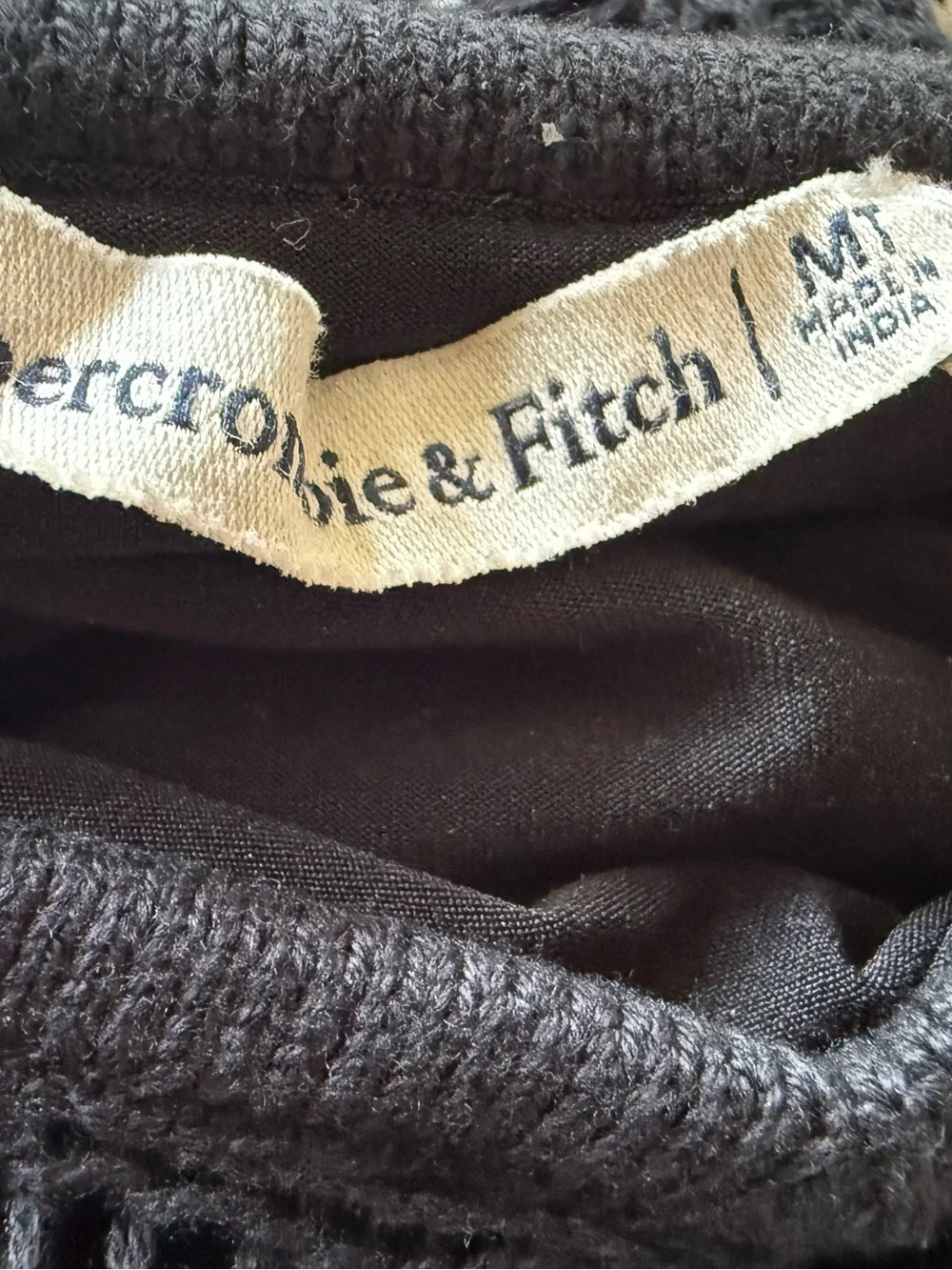 Abercrombie & Fitch questions leave