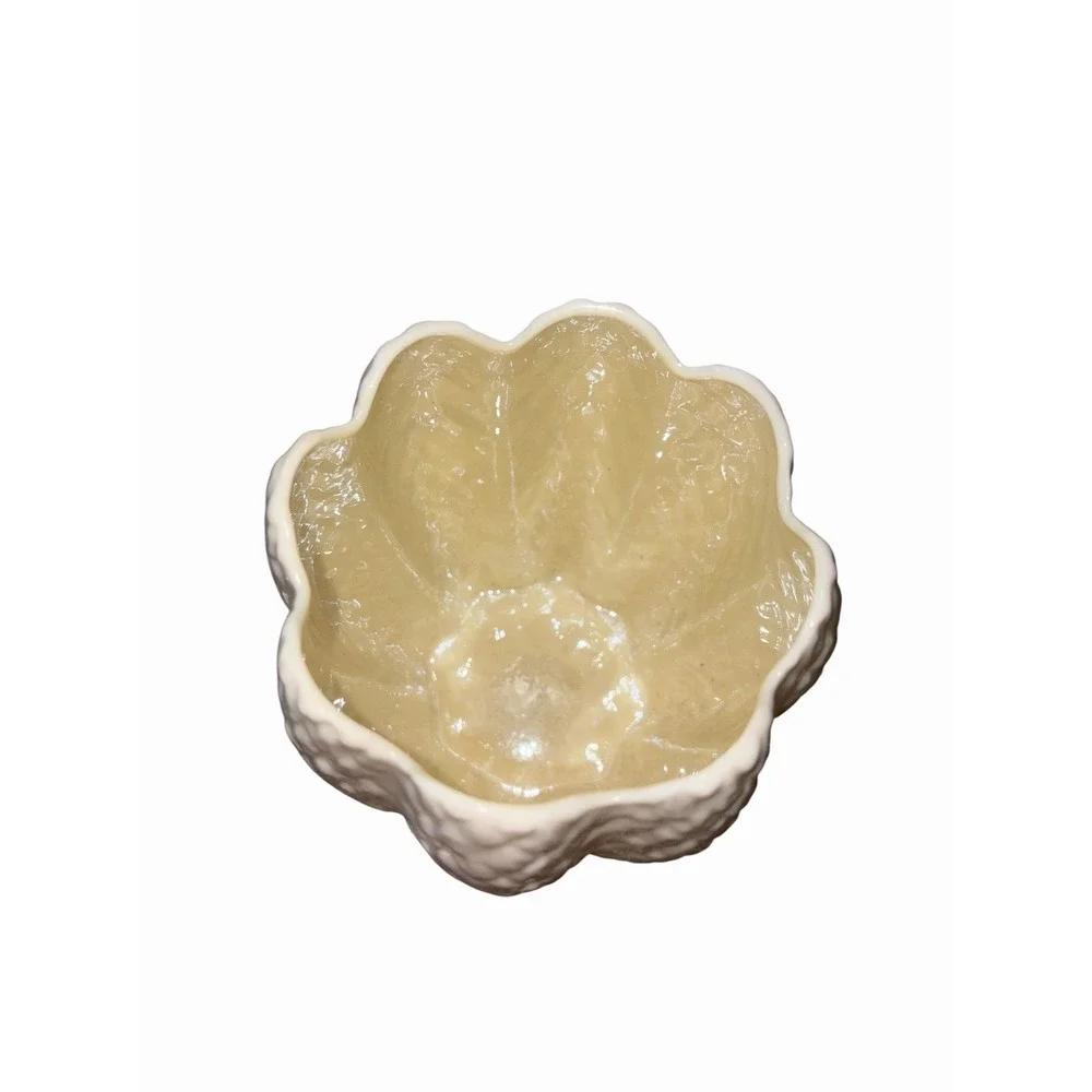 Belleek Cone Limpet Flower, Pot 6th Green Mark 1965-1980 Pineapple