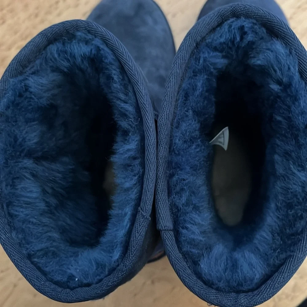 UGG genuine by delivers