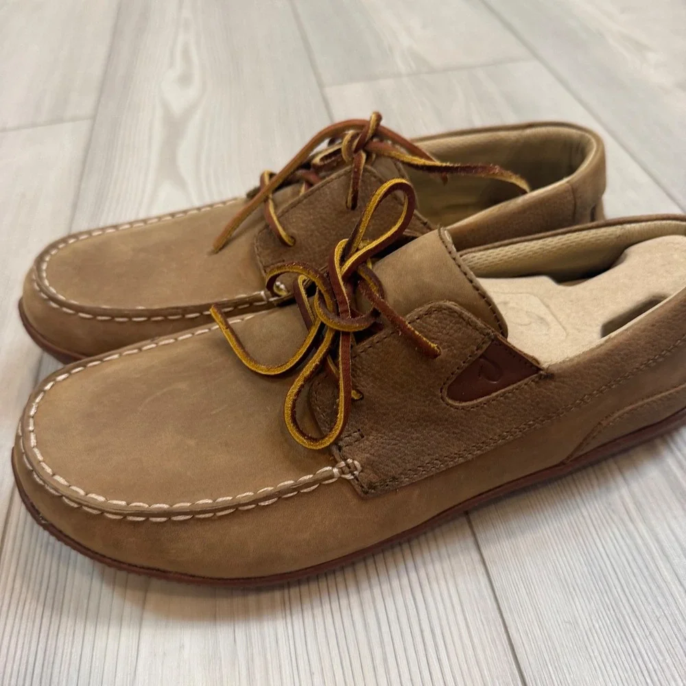 NEW OluKai Mano Mens 9.5 Boat Shoes Ray Toffee Leather Loafers