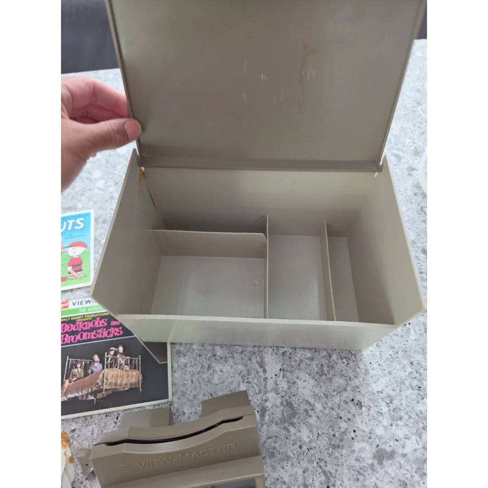 1960's - 70's Vintage GAF View-Master Classic Beige Viewer And Flims