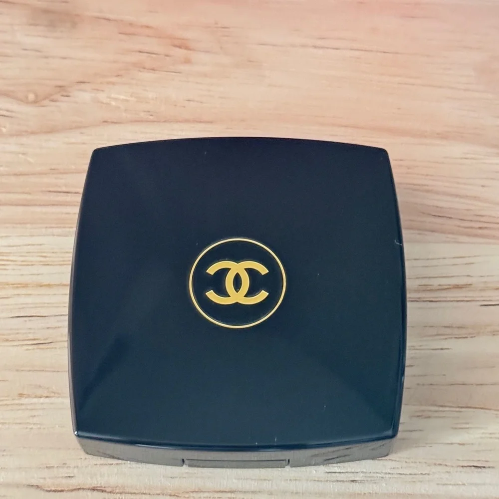 CHANEL luminous metallic