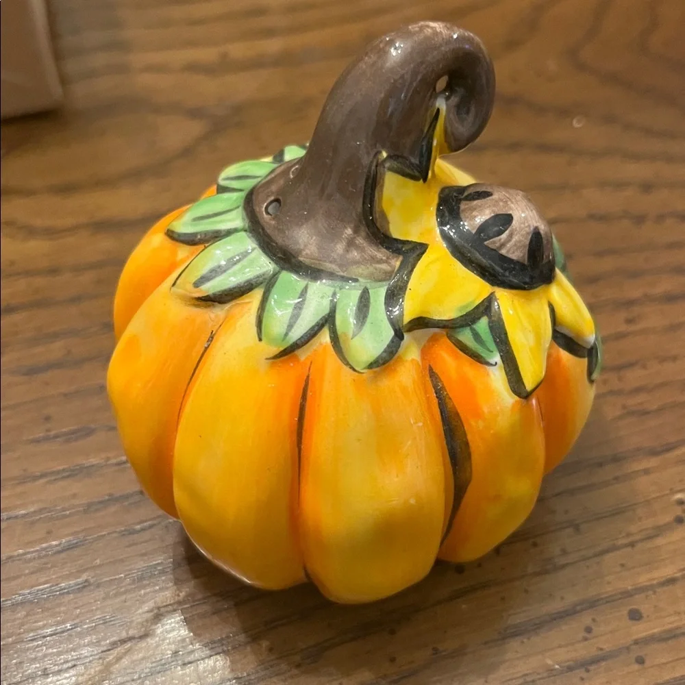 Blue Sky Clay Sunflower Pumpkin Salt‎ and Pepper Shakers, new
