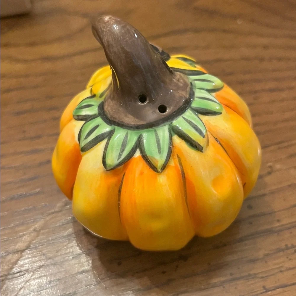 Blue Sky Clay Sunflower Pumpkin Salt‎ and Pepper Shakers, new