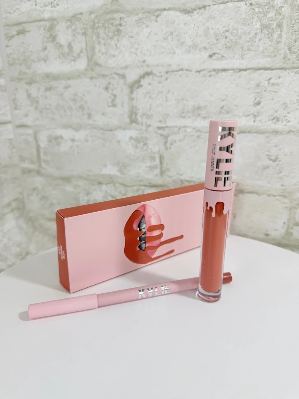 Kylie Jenner kylie cosmetics