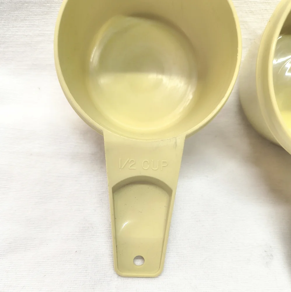 Tupperware brand size