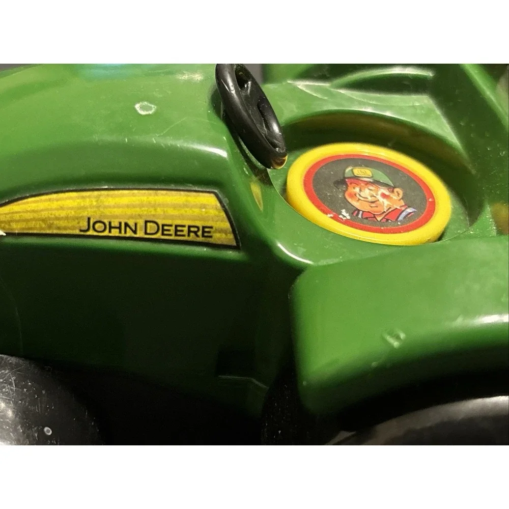 Tomy John Deere Music Sounds Hayride Preschool Toy Tractor and 2 Trailers