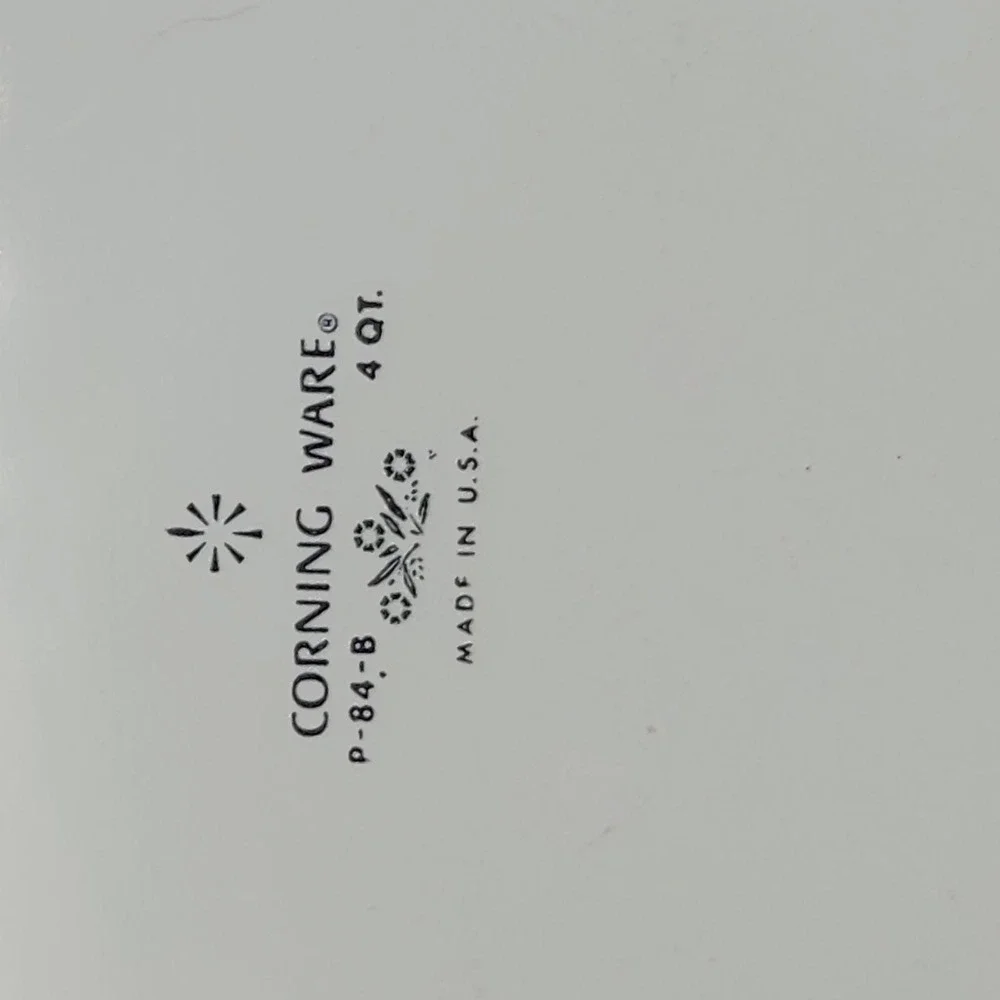 Vintage 4 qt Corningware Cornflower Dutch Oven‎ P-84-B Casserole with Lid