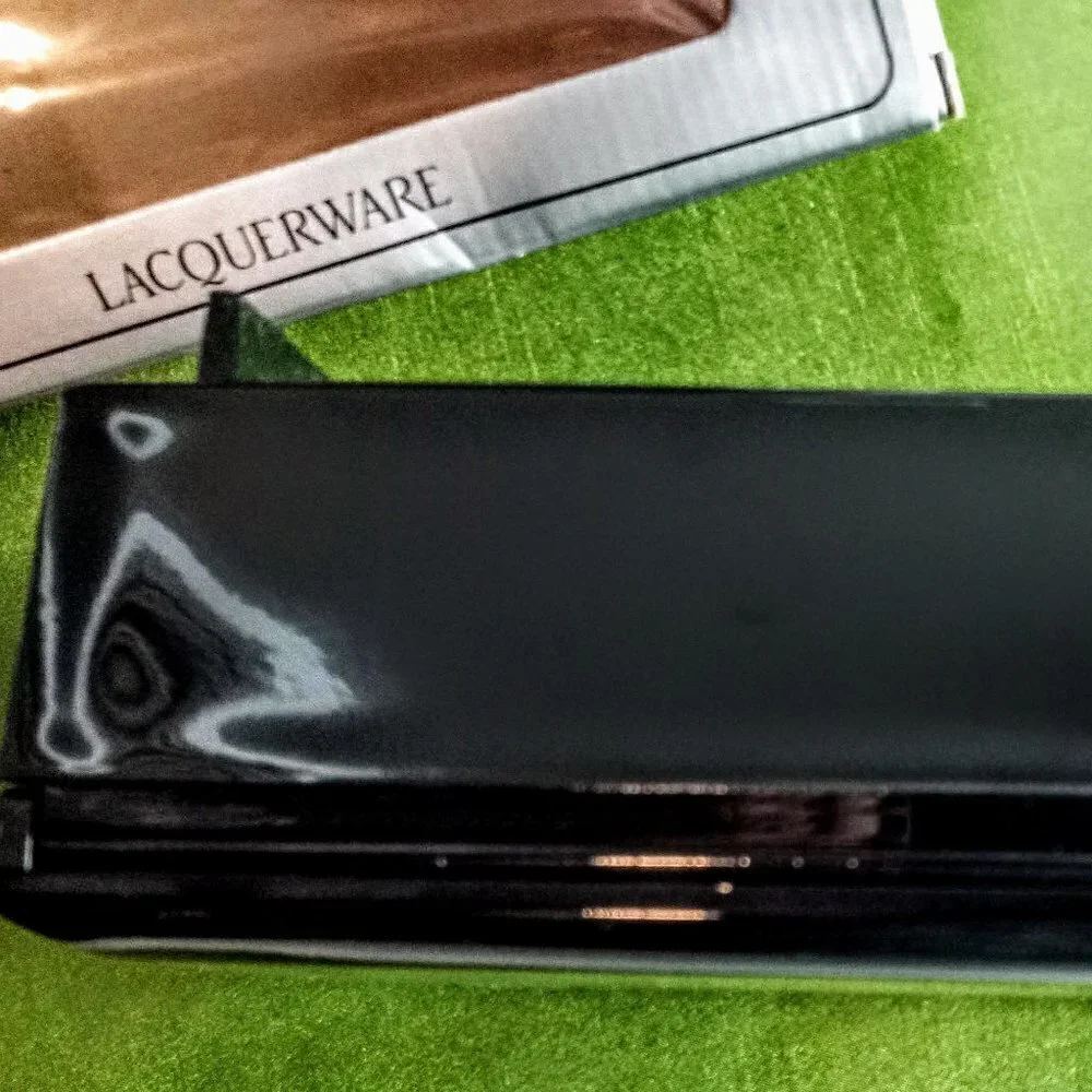 N/A glossy black