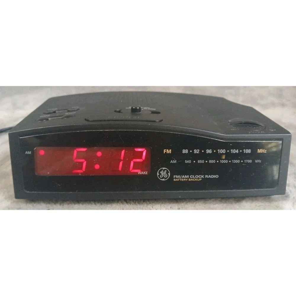 General Electric AM/FM Digital Clock Radio Alarm Clock 7-4813B 120V Tested Works