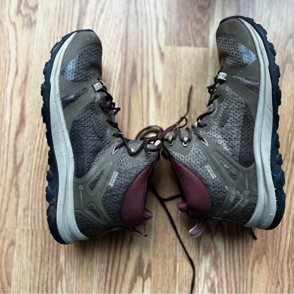 Keen Women's Gypsum II Winter Boots - Brown and Burgundy - Size 7.5