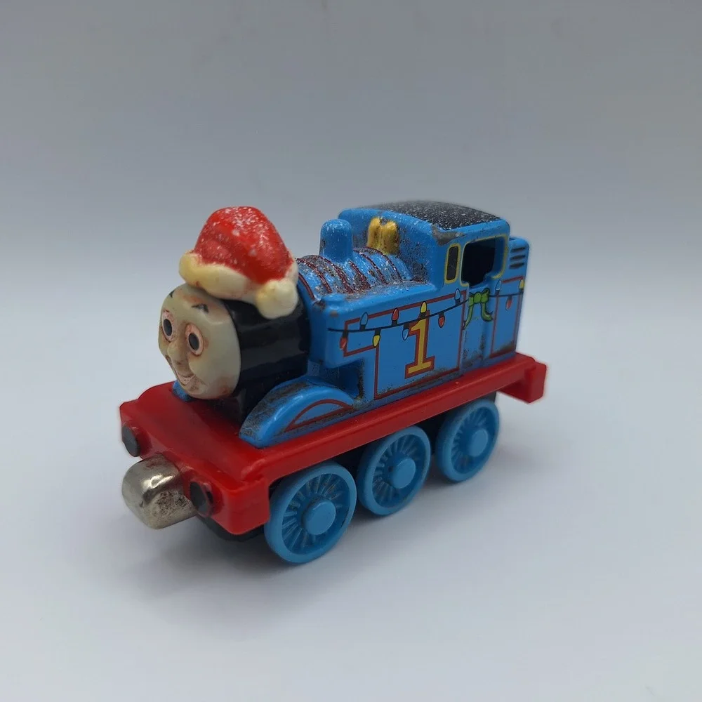 Thomas‎ the Tank Engine Holiday Thomas Train Small 2002 Santa Hat Diecast Toy