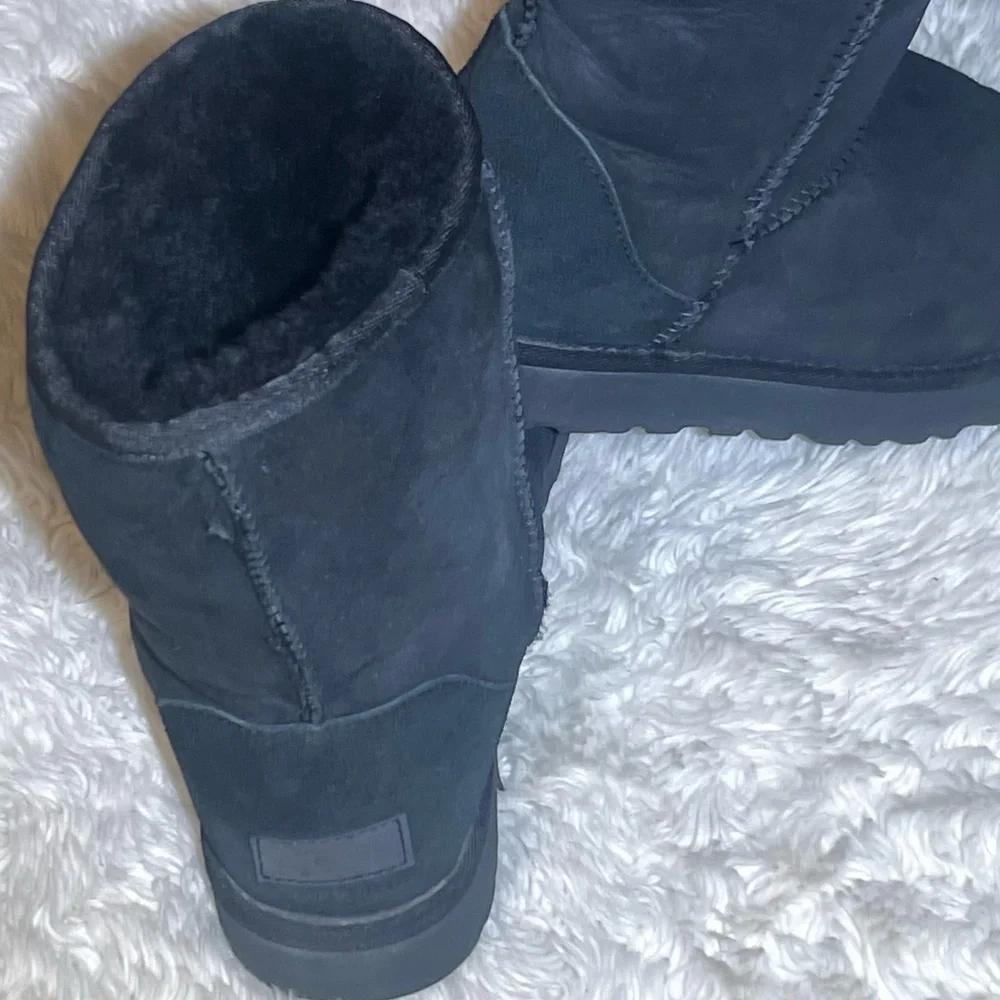 UGG step out