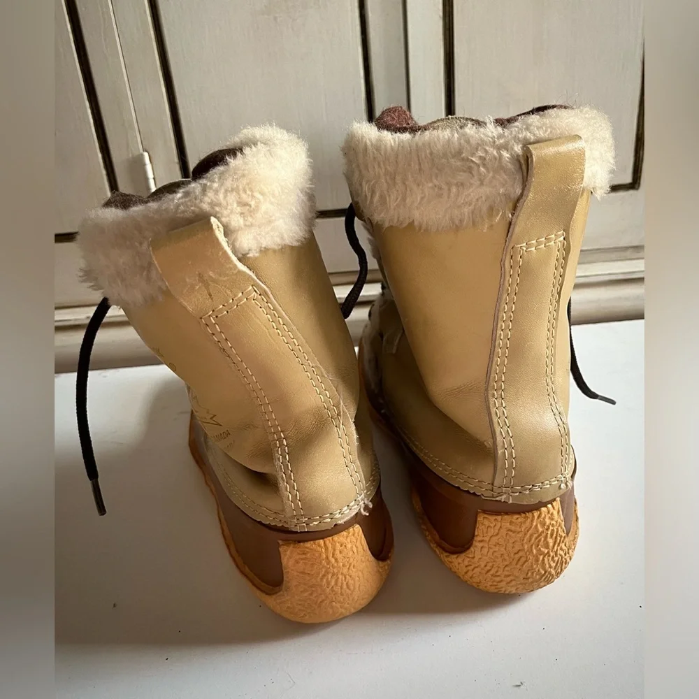 Sorel suede wool up
