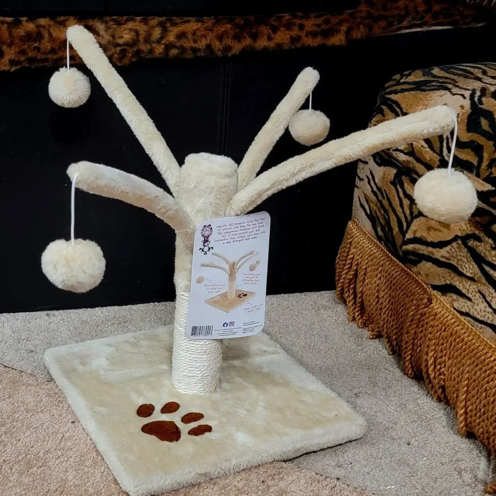 Cat Kitten Kitty Play Post.. A Favorite!!... New w/ Tag!