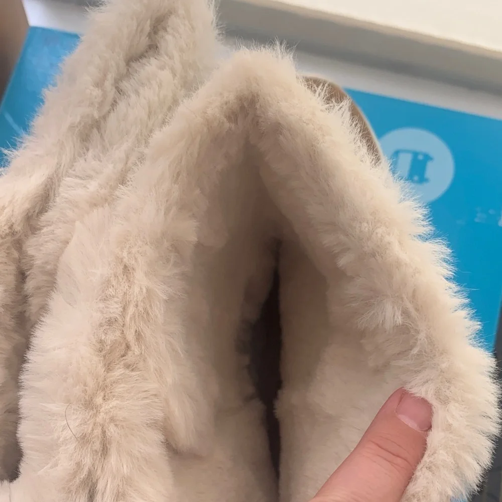Skechers tan boots