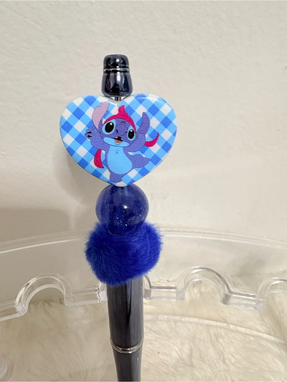 Stitch heart pen