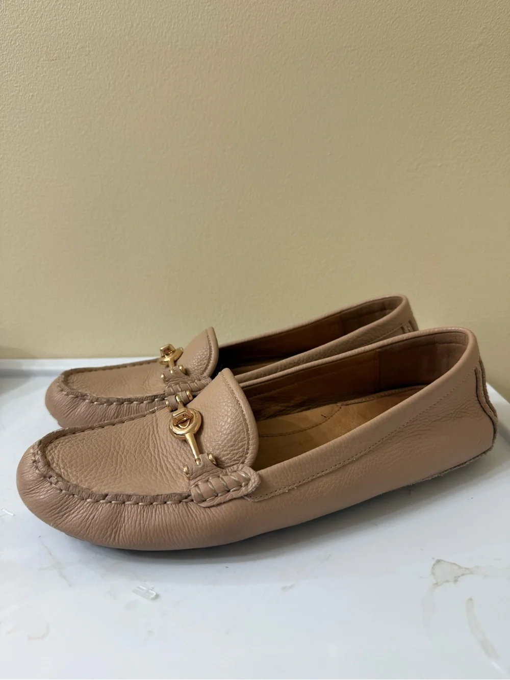Coach 10 Classic Women's Tan Leather Driving Loafers Gold Bit Hardware Preppy