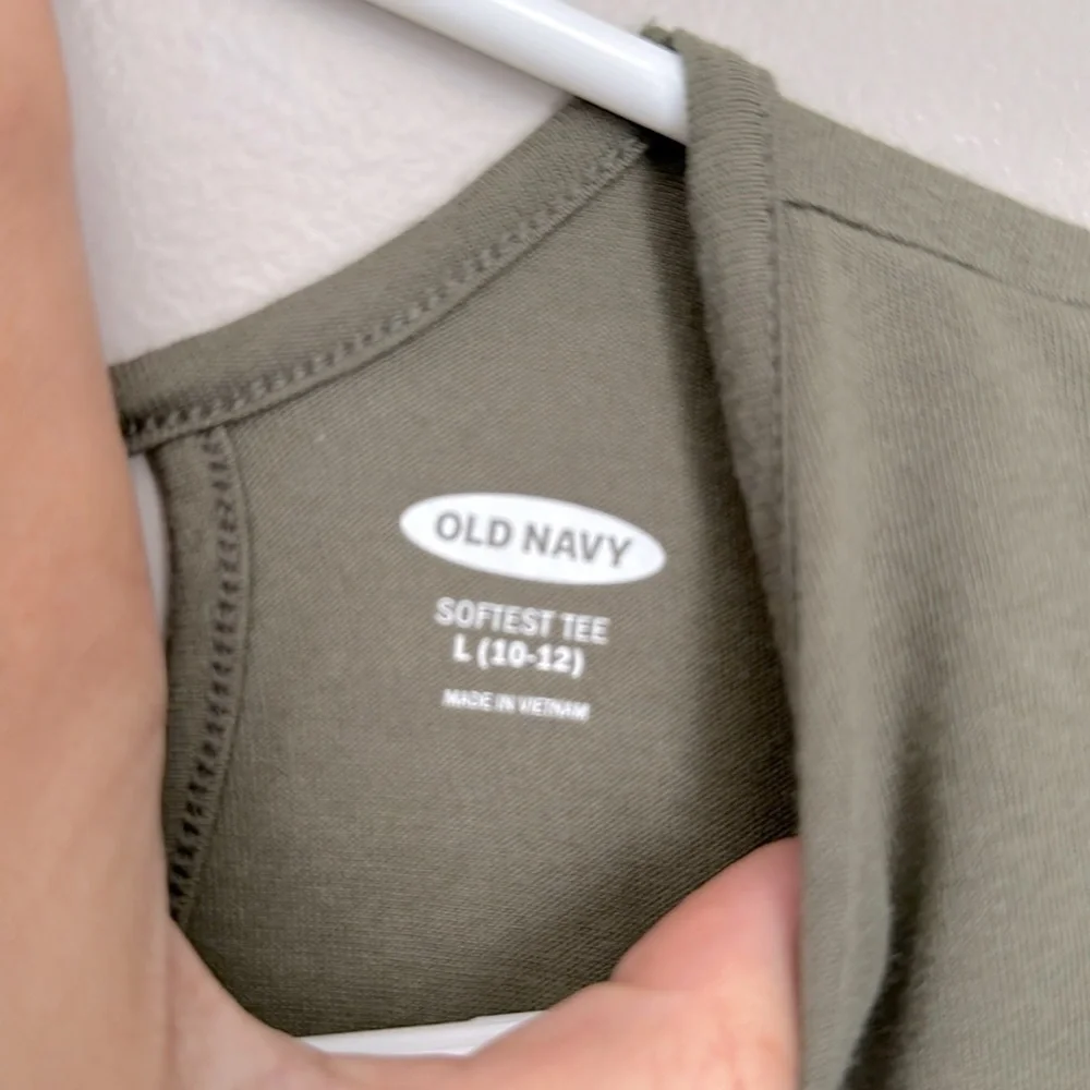 Old Navy one green