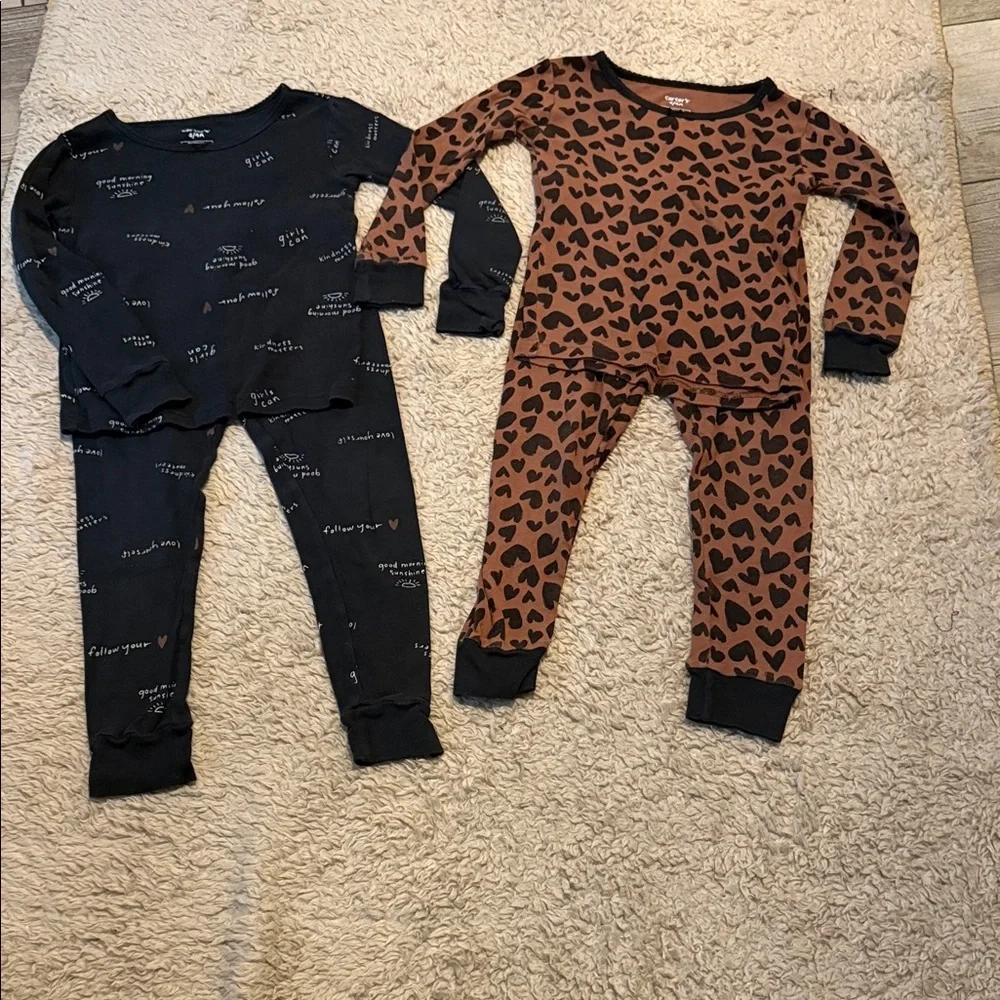 (2) Carter’s Two Piece Pajama Sets