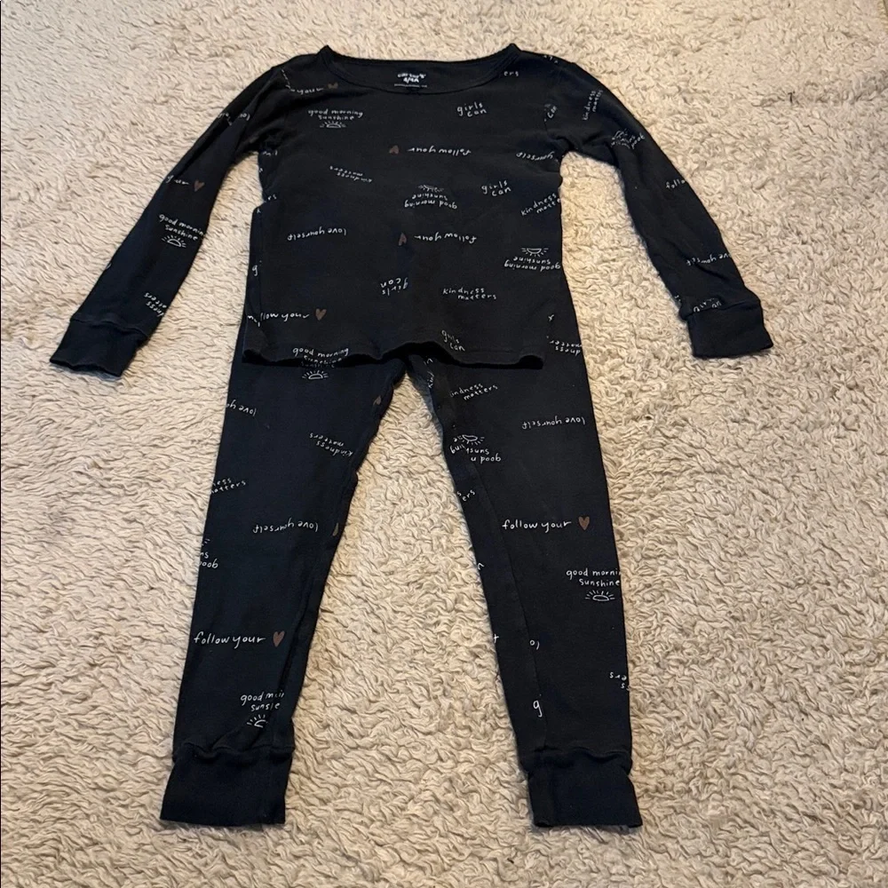 (2) Carter’s Two Piece Pajama Sets