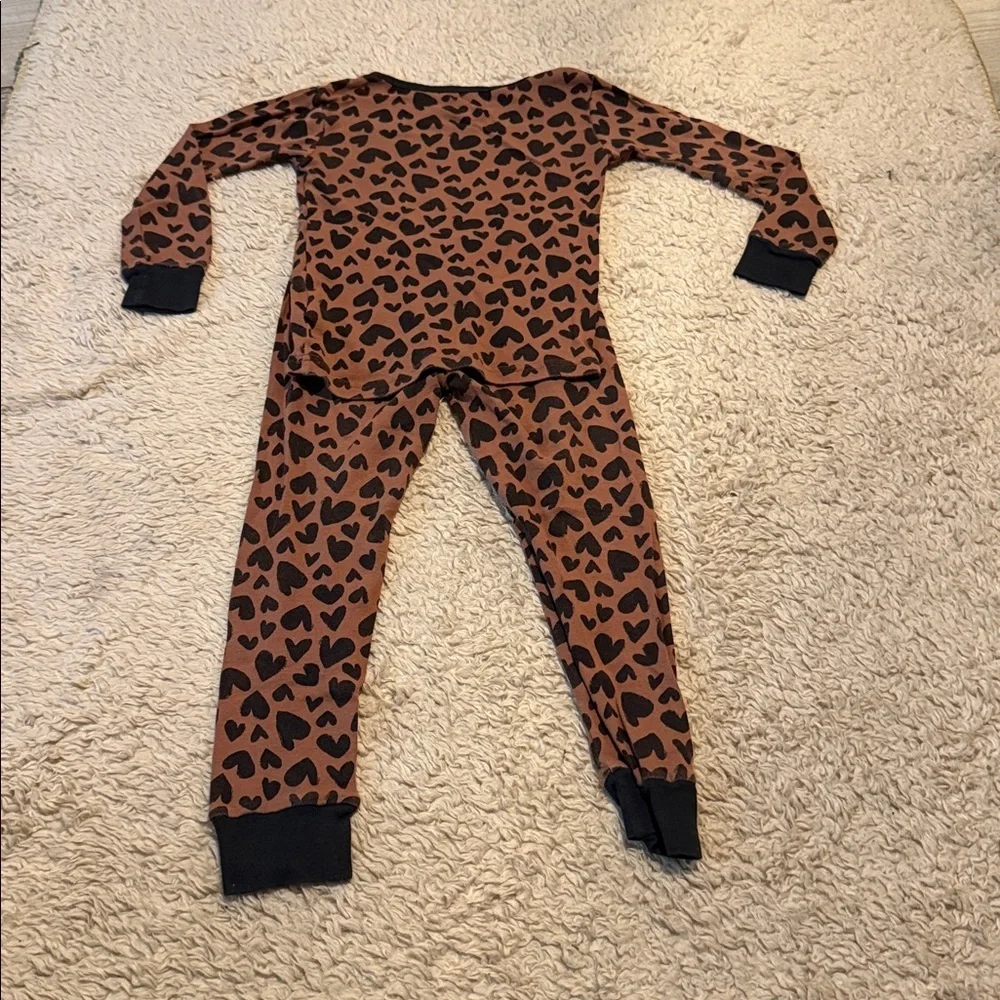(2) Carter’s Two Piece Pajama Sets