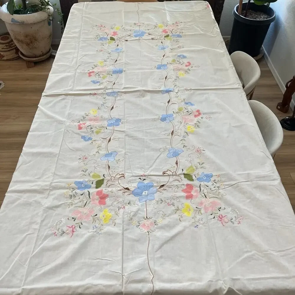 Vintage Tablecloth Embroidered Floral Cotton Cut-out Details 102.5