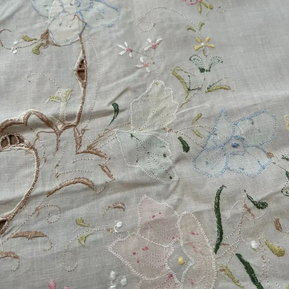 Vintage Tablecloth Embroidered Floral Cotton Cut-out Details 102.5