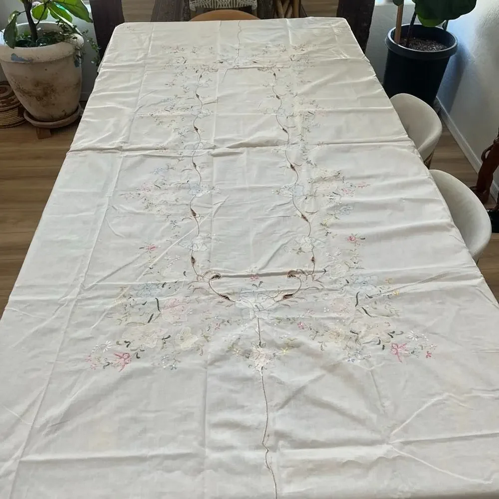 Vintage Tablecloth Embroidered Floral Cotton Cut-out Details 102.5