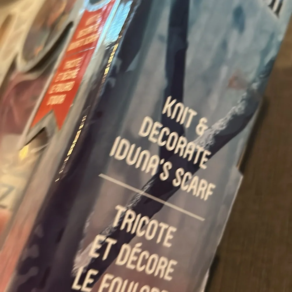 FROZEN II Queen Iduna‘s knitted Scarf Make yourself Kit NEW