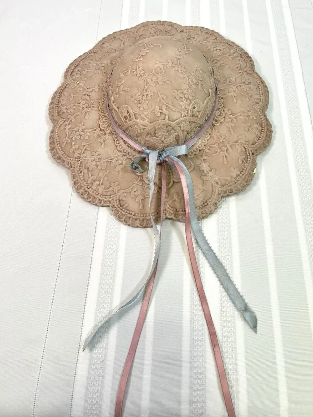 unbranded vtg lace
