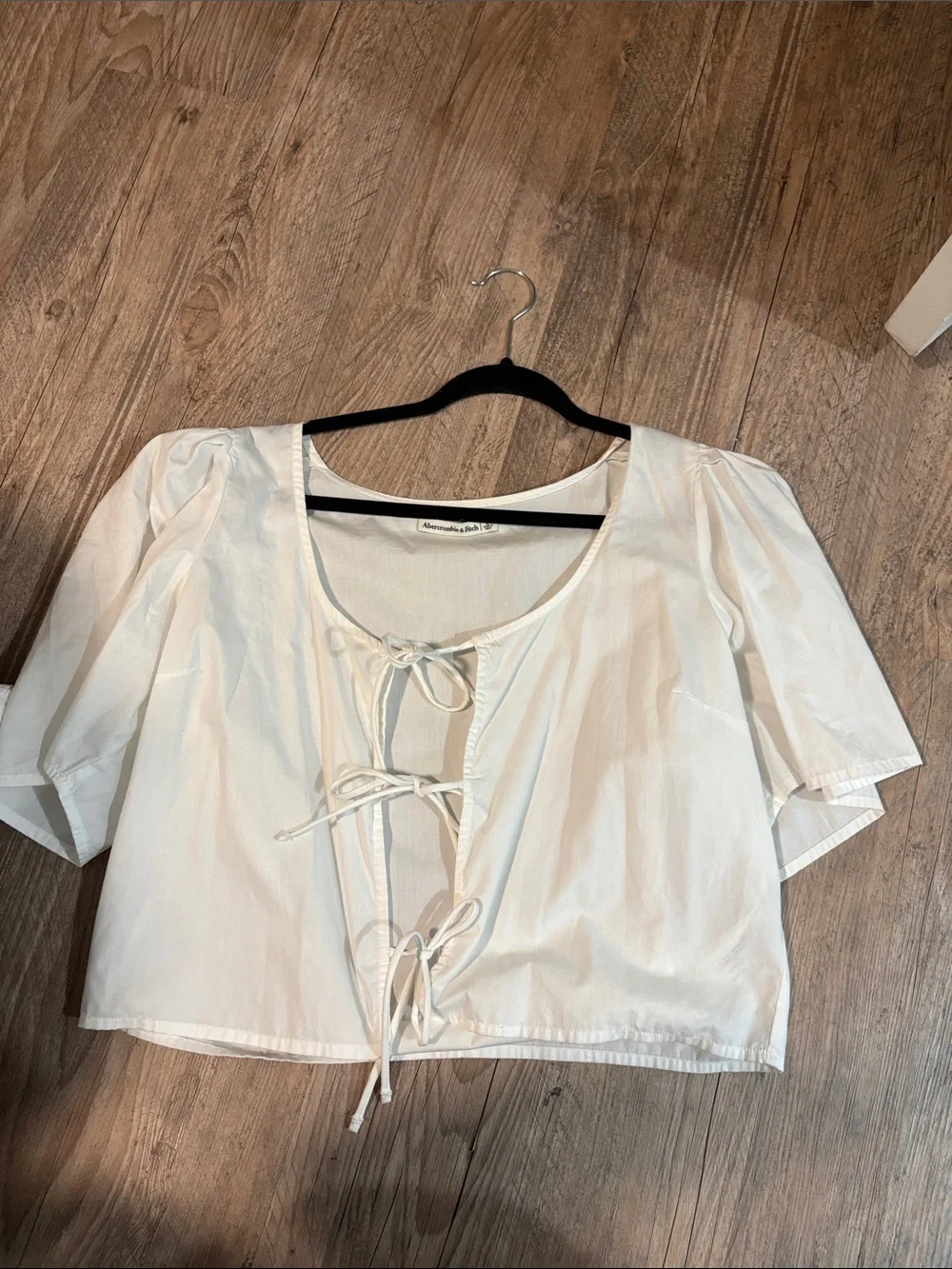 Abercrombie & Fitch three casual sleeves