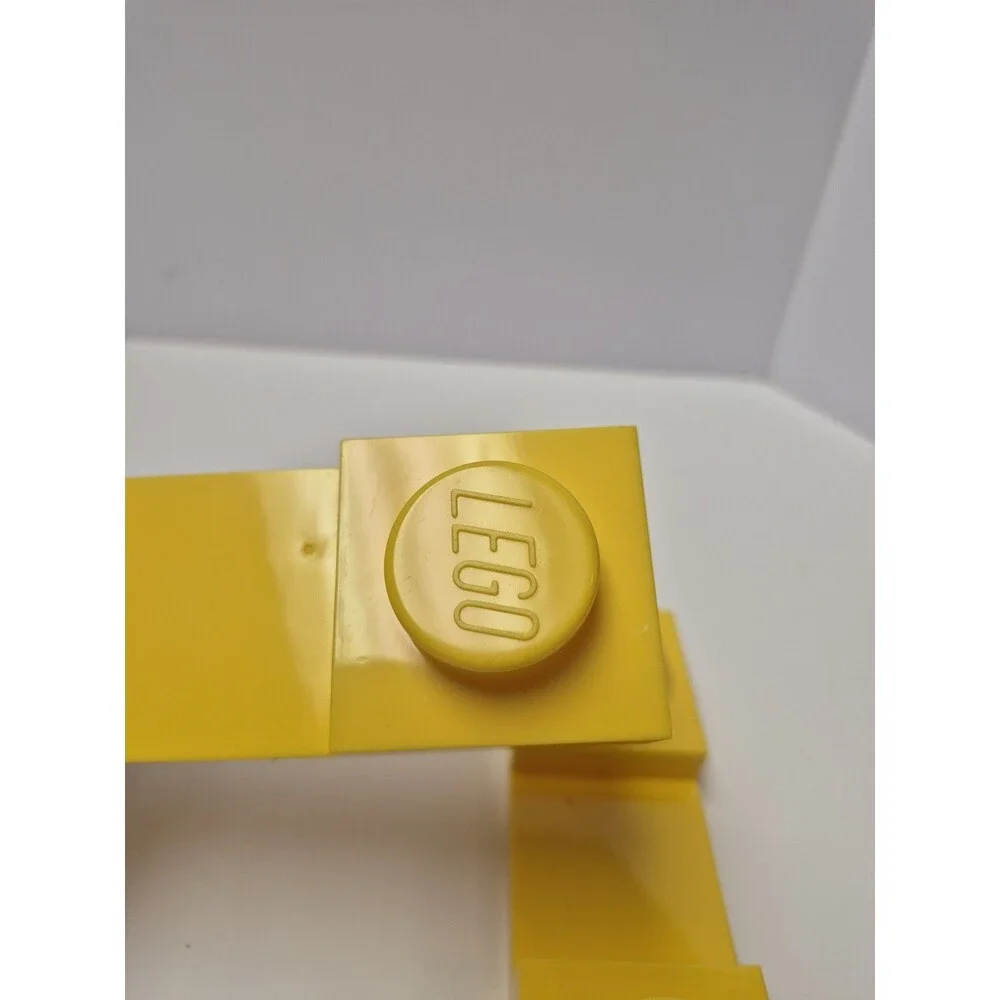 Lego 2pc yellow