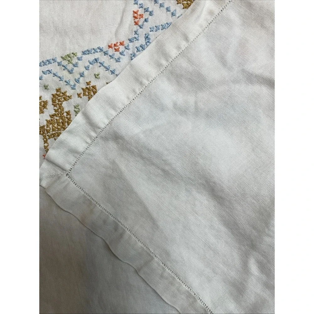 The Unbranded Brand vintage linen