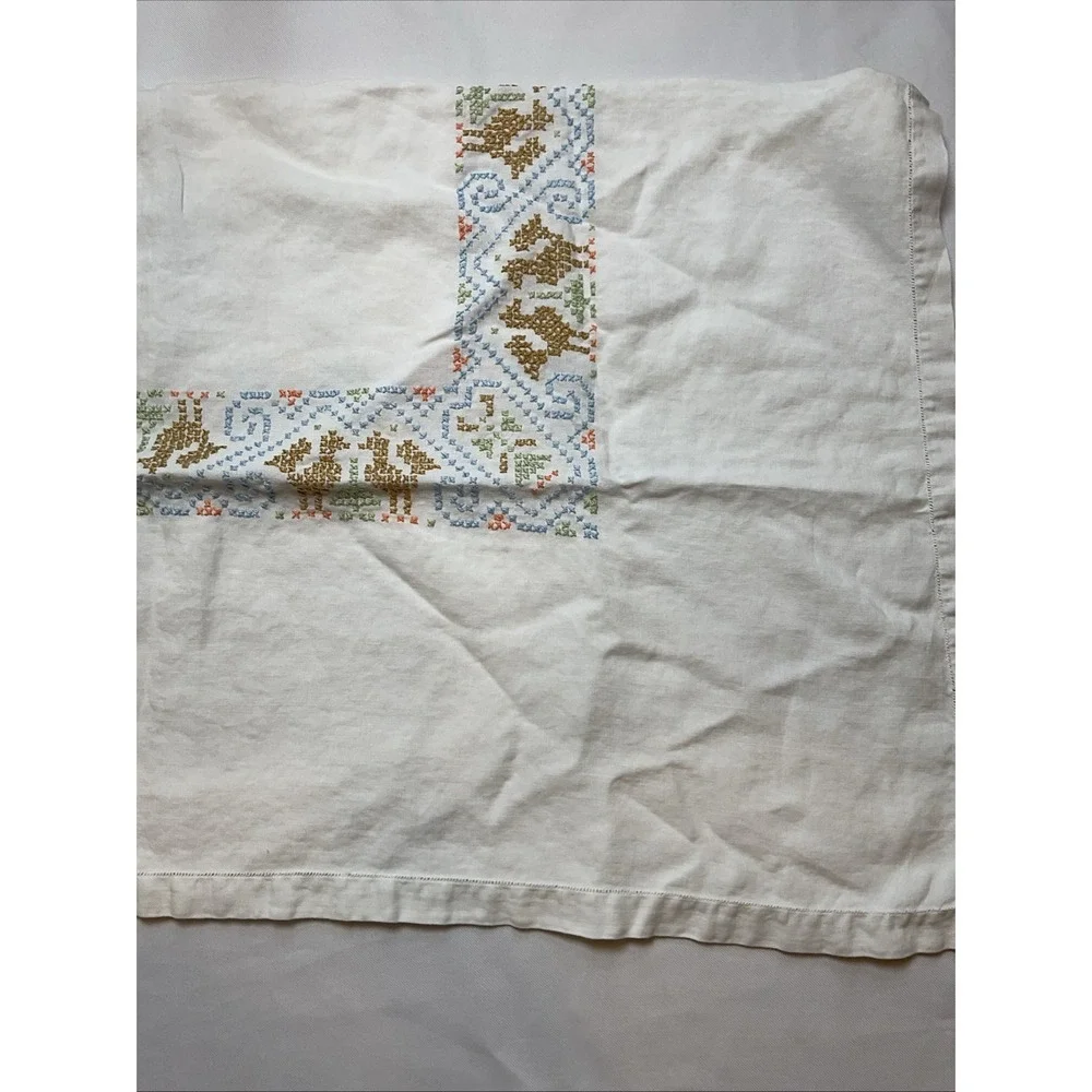 The Unbranded Brand vintage linen