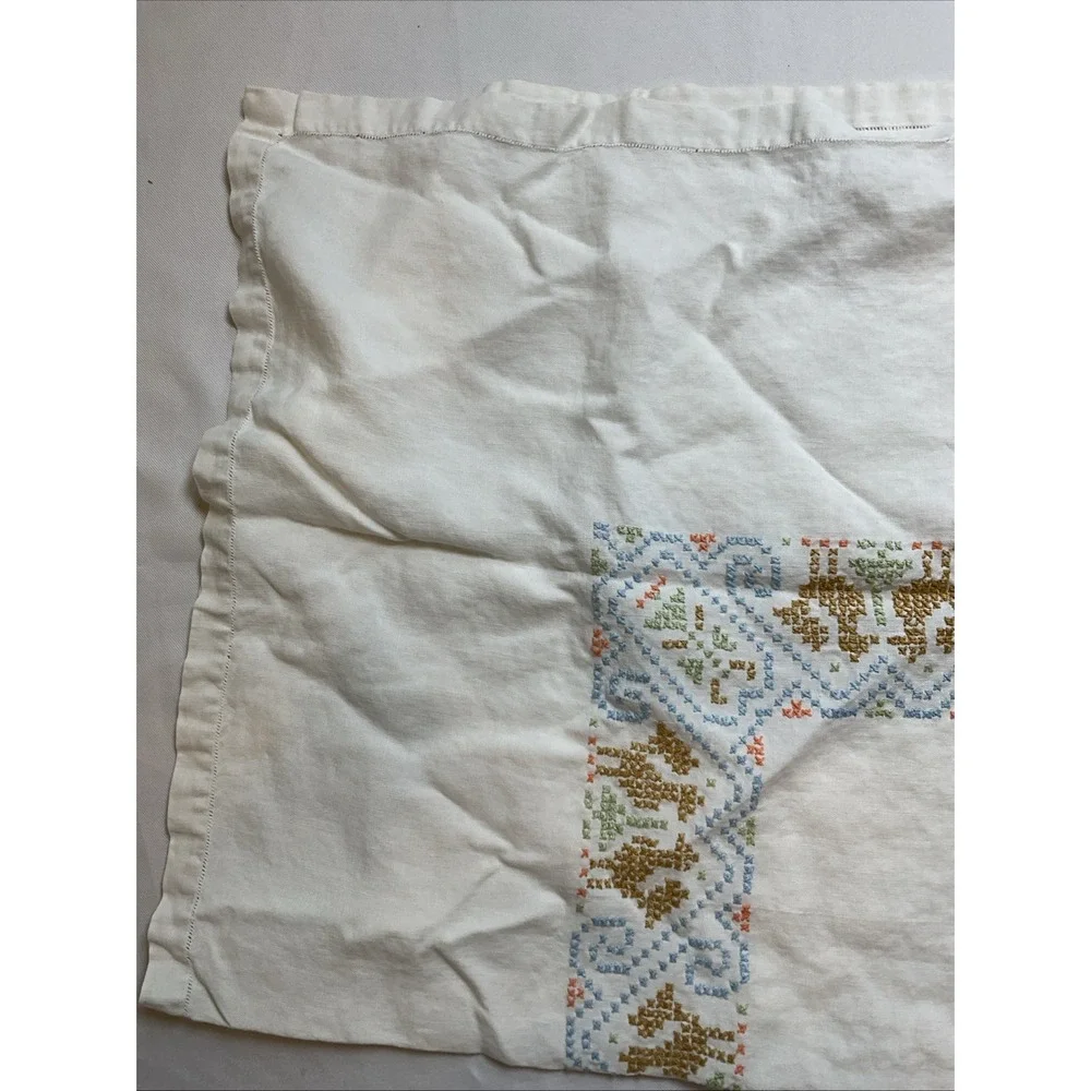 The Unbranded Brand vintage linen