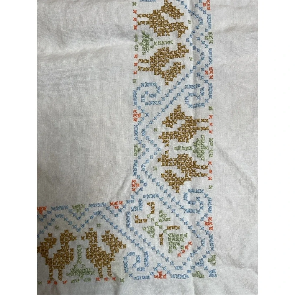 The Unbranded Brand vintage linen