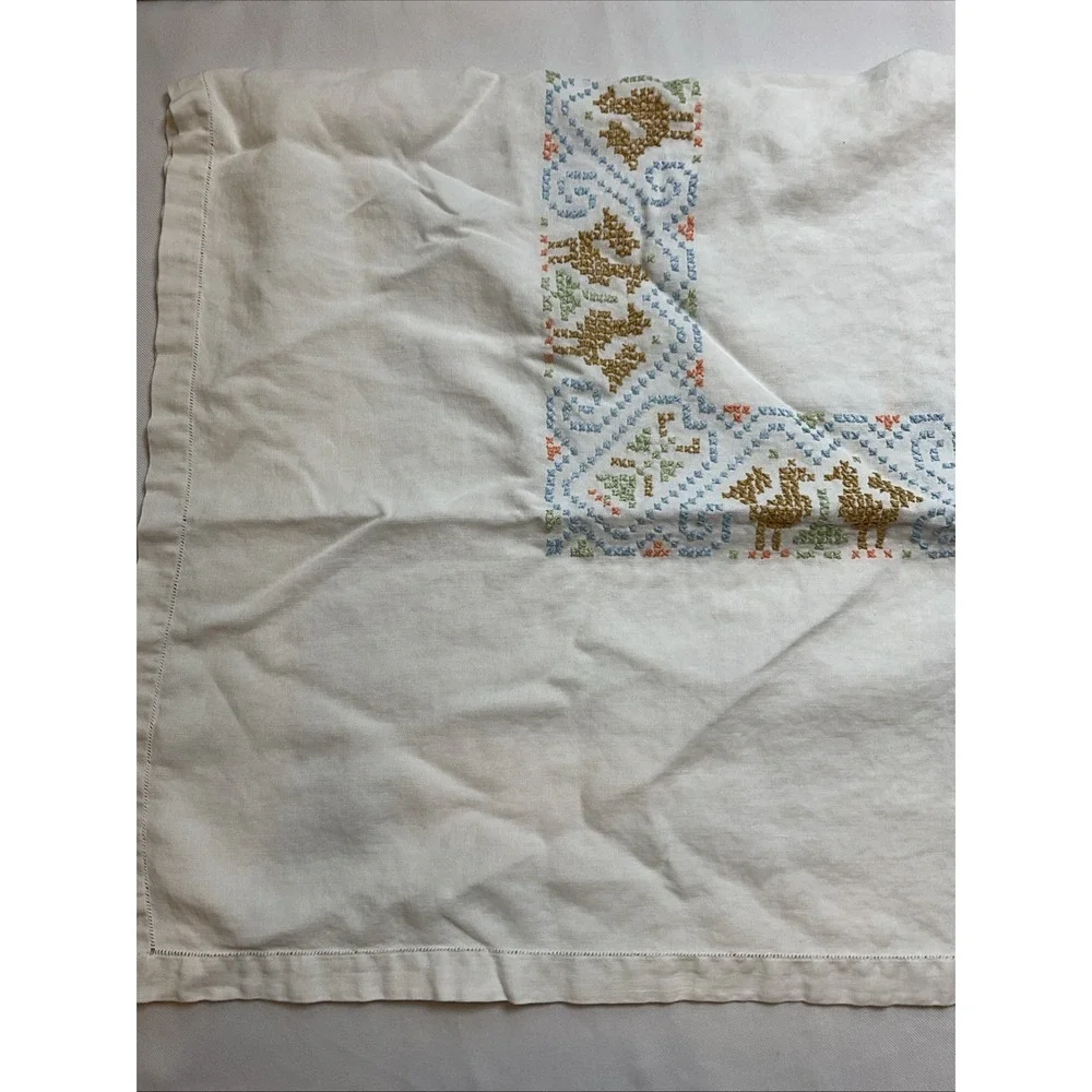 The Unbranded Brand vintage linen