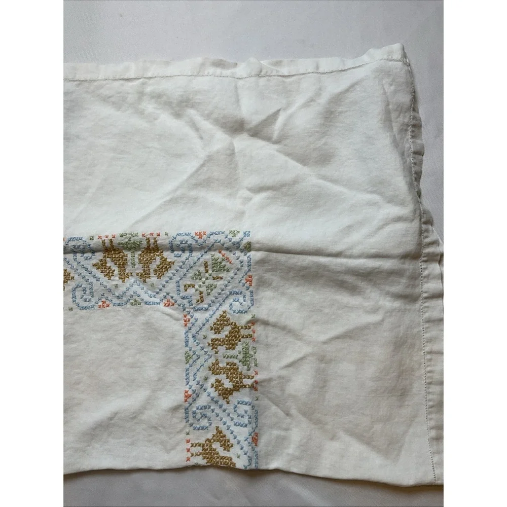 The Unbranded Brand vintage linen
