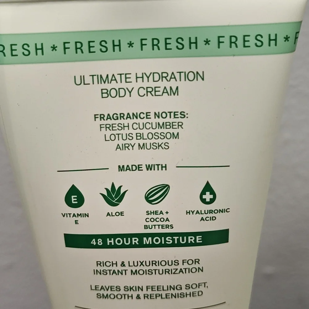 Bath & Body Works crisp clean