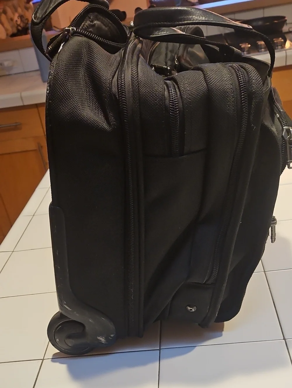 N/A tumi roller