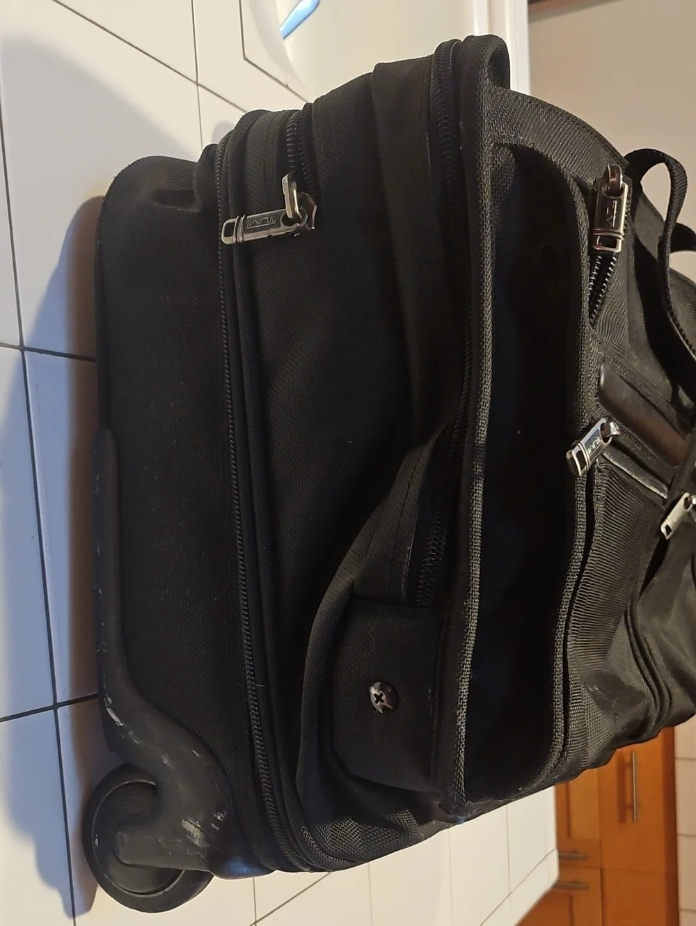 N/A tumi roller