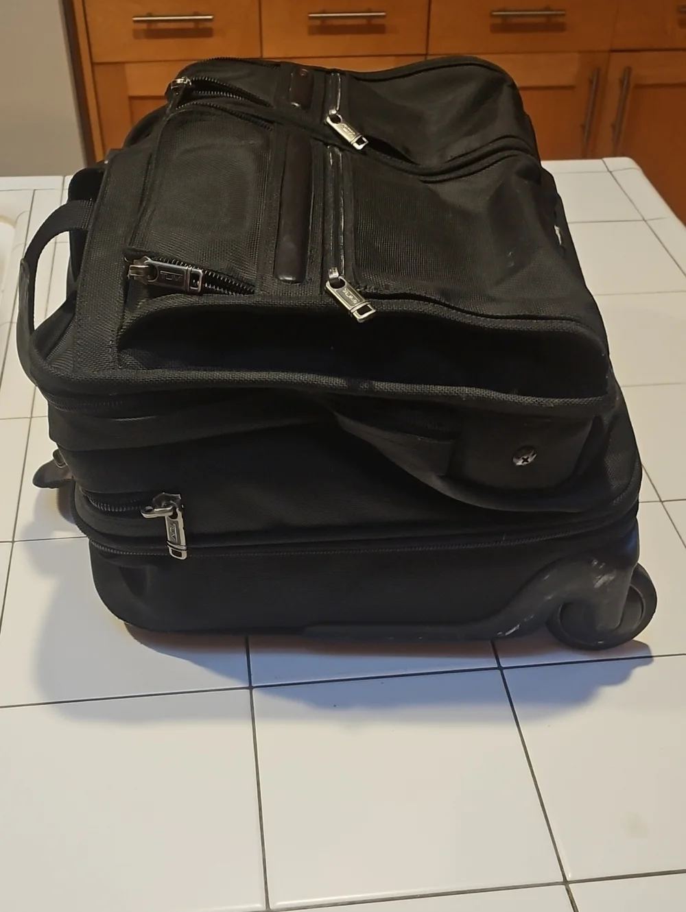 N/A tumi roller