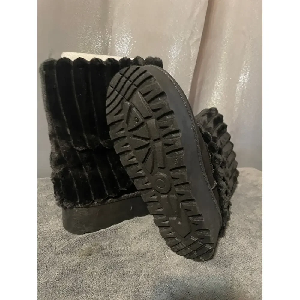 Cozy Black Faux Fur Platform Winter Boots